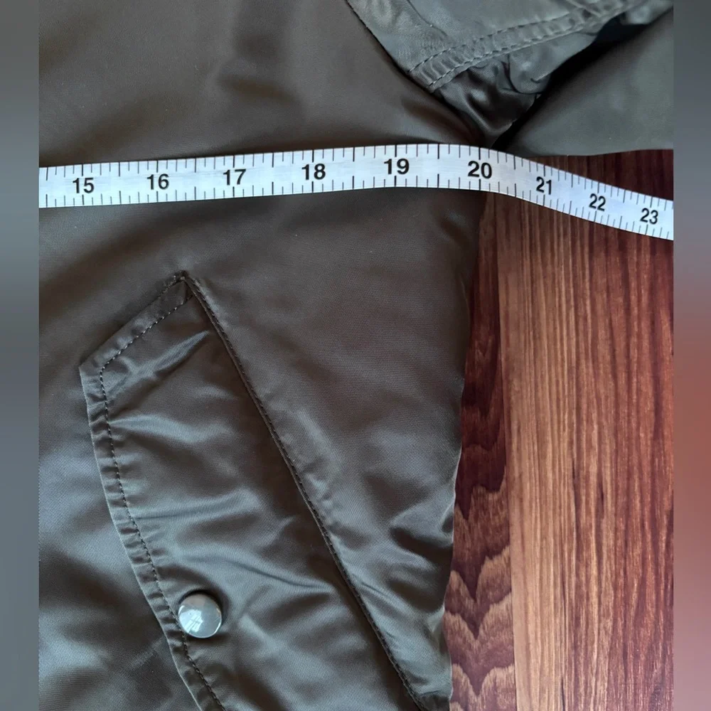 Alpha Industries MA-1 Limited Model Military Bomber Jacket
Space Gray Size S - Picture 6 of 8